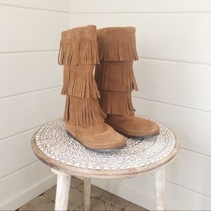 🆕 NWOB Minnetonka Genuine Suede Fringe Shoes